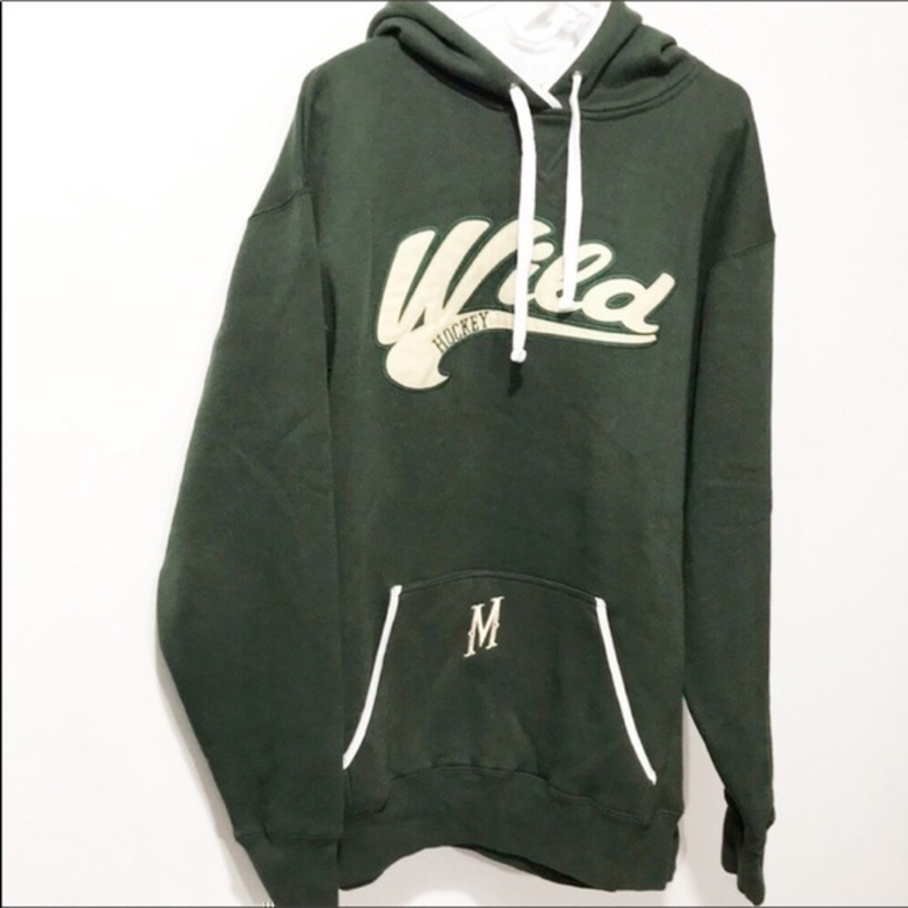 J. America sport wear Wild Hockey Sweatshirt XL